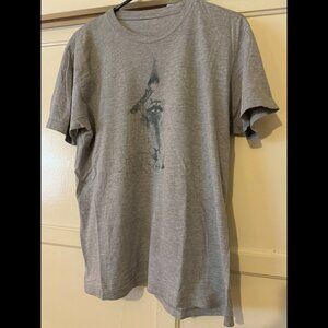 Urban Outfitters Raccoon w/ Fire Graphic Tee - Grey Crew Neck - Medium (M)